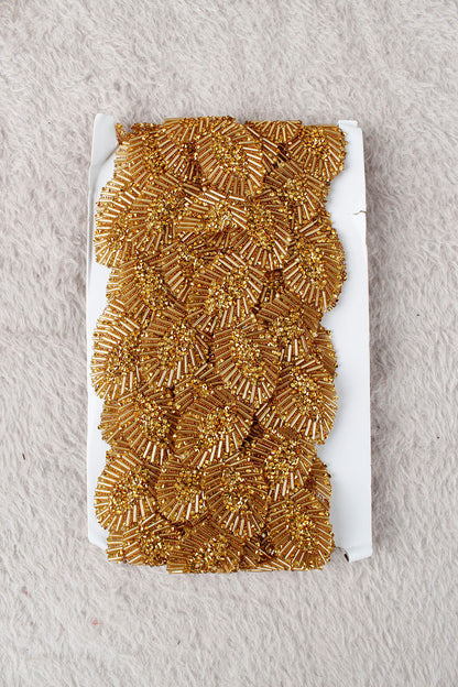 Gold Yaprak Çiçek Motifli Parlak Taşlı Ütü ile Yapışan Hotfix 1 Metre (100 Cm) Dekoratif Şerit – Abiye, Elbise, Çanta, Ayakkabı, Tekstil, Takı Tasarımı ve Hobi Süsleme Bandı