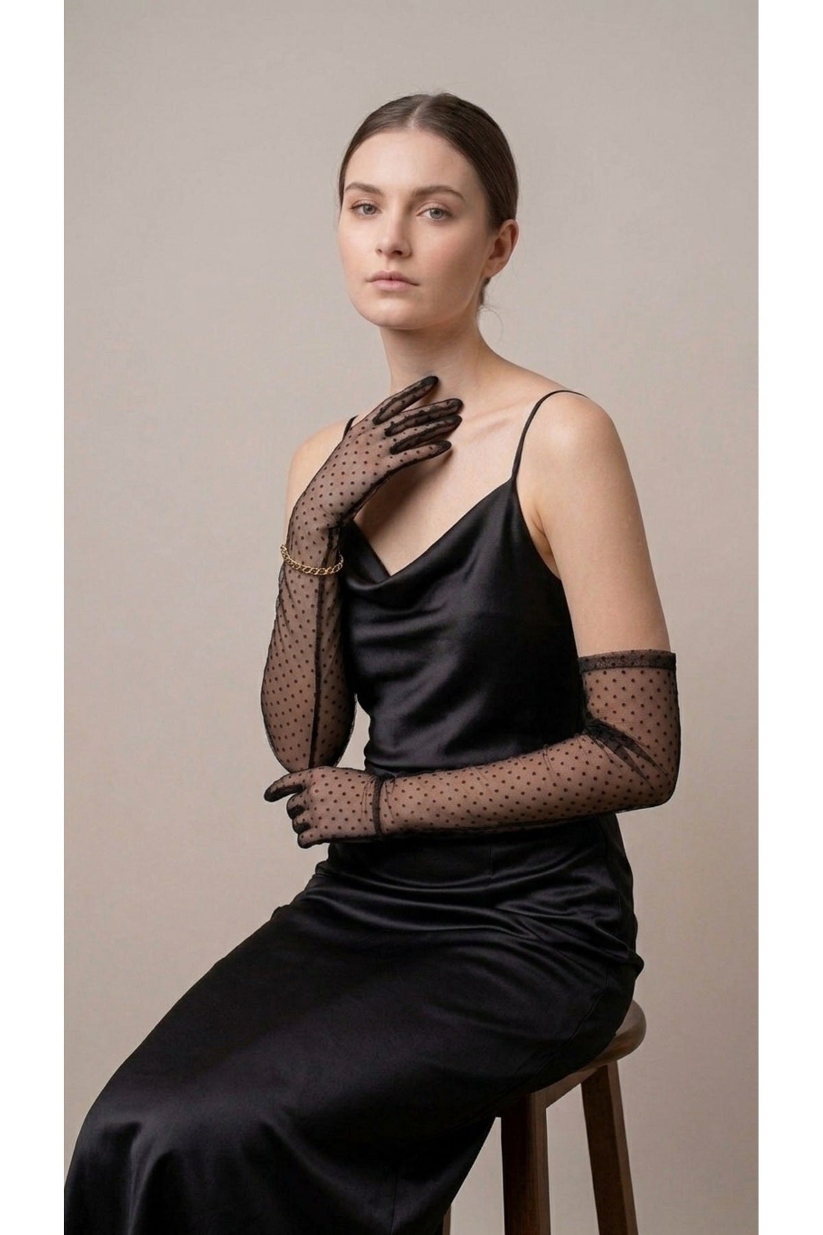 Puantiyeli Dantel Uzun Kadın Eldiven – Gelinlik, Gelin, Nikah, Düğün, Nişan, Kına, Balo, Davet, Parti, Kına Gecesi, Kostüm, Bride, Mezuniyet, Bekarlığa Veda Fotoğraf Çekimi Aksesuar Eldiveni