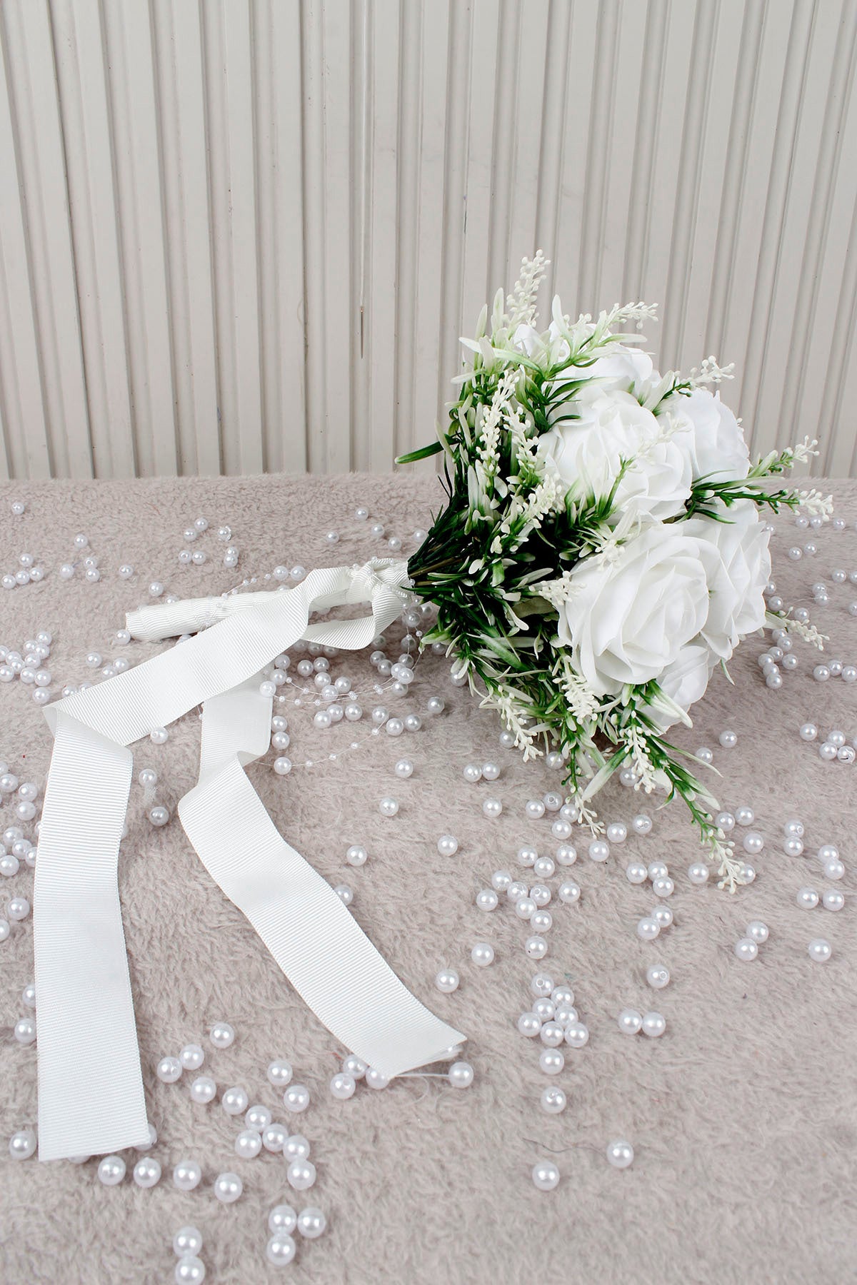 Beyaz Gül ve Pıtırcık Dallı Gelin Çiçeği, Buketi – Nişan, Söz, Düğün, Nikah, Kına, Fotoğraf Çekimi