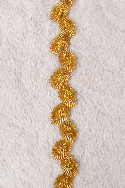 Gold Yaprak Çiçek Motifli Parlak Taşlı Ütü ile Yapışan Hotfix 1 Metre (100 Cm) Dekoratif Şerit – Abiye, Elbise, Çanta, Ayakkabı, Tekstil, Takı Tasarımı ve Hobi Süsleme Bandı