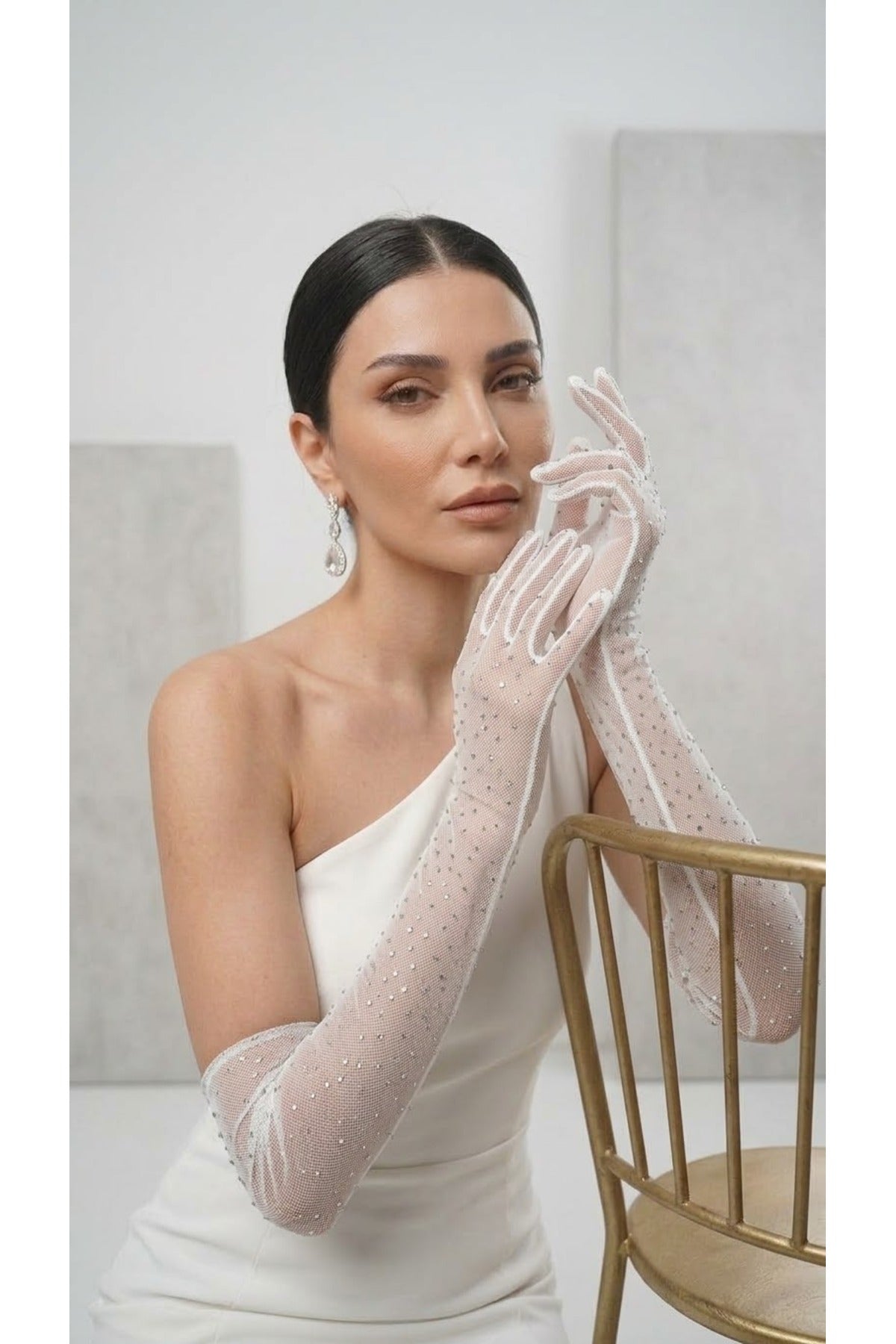 Taş Süslemeli Tül Uzun Kadın Eldiven – Gelinlik, Gelin, Nikah, Düğün, Nişan, Kına, Balo, Davet, Parti, Kına Gecesi, Kostüm, Bride, Mezuniyet, Bekarlığa Veda Fotoğraf Çekimi Aksesuar Eldiveni
