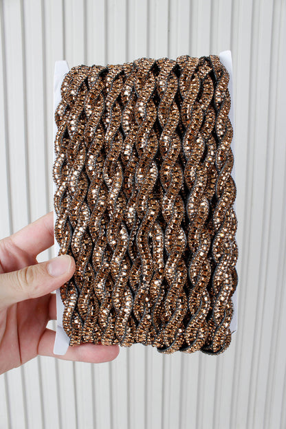 Bronz Burgu Desenli Parlak Taşlı Ütü ile Yapışan Hotfix 1 Metre (100 Cm) Dekoratif Şerit – Abiye, Elbise, Çanta, Ayakkabı, Tekstil, Takı Tasarımı ve Hobi Süsleme Bandı